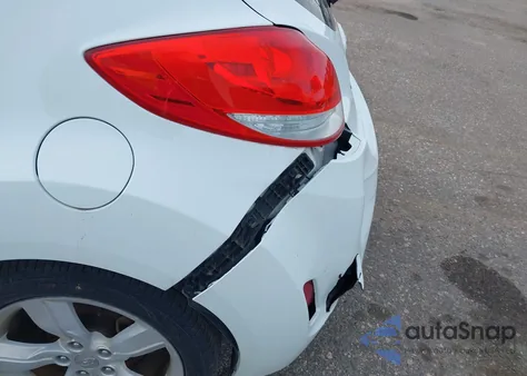 2013 Hyundai Veloster Base W/Gray z USA, uszkodzony, nr VIN KMHTC6AD9DU117398